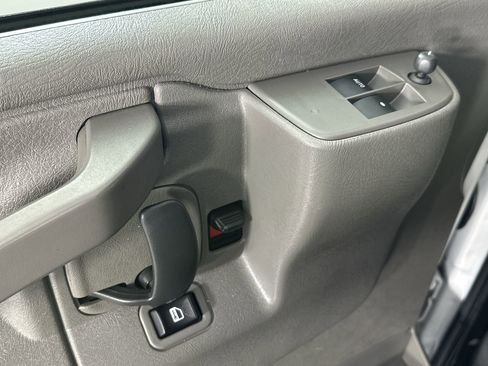 Used 2022 Chevrolet Express 2500 w/ Driver Convenience Package image 17