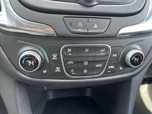 Certified 2024 Chevrolet Equinox LT w/ LPO, Floor Liner Package image 18