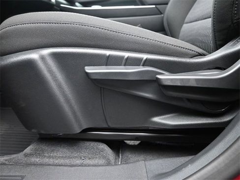 New 2026 Chevrolet Equinox LT image 7