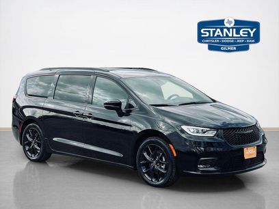 Used 2025 Chrysler Pacifica Limited