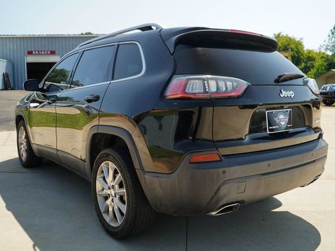 Used 2019 Jeep Cherokee Latitude Plus FWD image 4