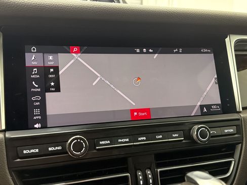Used 2020 Porsche Macan AWD/4WD image 20