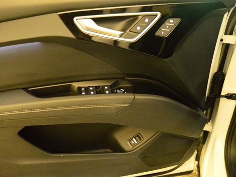 Used 2023 Audi Q4 e-tron Premium Plus w/ Premium Plus image 26