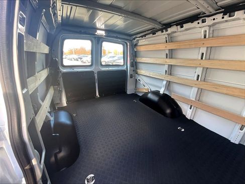 Used 2024 Chevrolet Express 2500 w/ Driver Convenience Package image 15