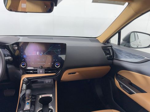 Used 2024 Lexus NX 250 FWD w/ Premium Package image 27