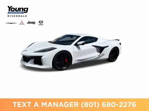 Used 2025 Chevrolet Corvette E-Ray w/ Stealth Interior Trim Package AWD/4WD image 1