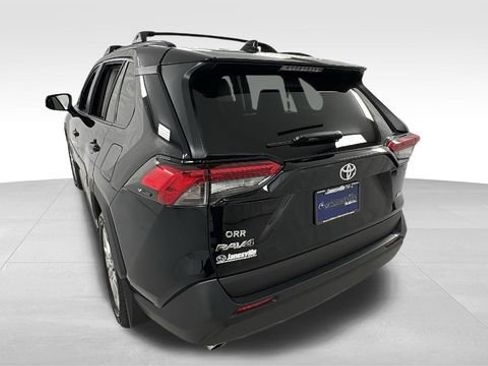 Used 2019 Toyota RAV4 XLE Premium image 5