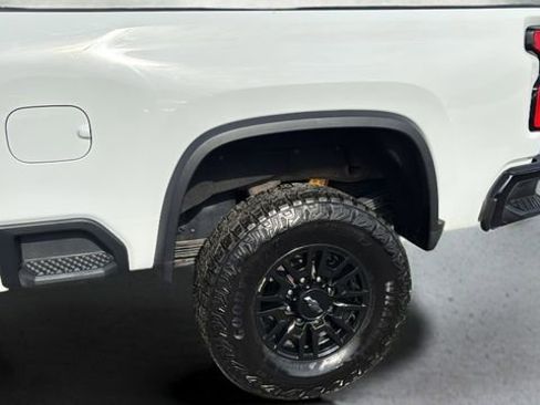 Used 2025 Chevrolet Silverado 2500 ZR2 image 34