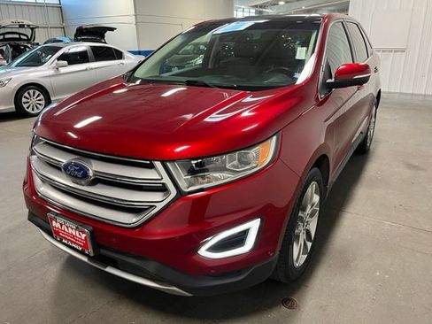 Used 2018 Ford Edge Titanium w/ Equipment Group 302A AWD/4WD image 7