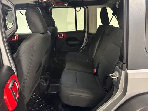 Used 2019 Jeep Wrangler Unlimited Sport S AWD/4WD image 30