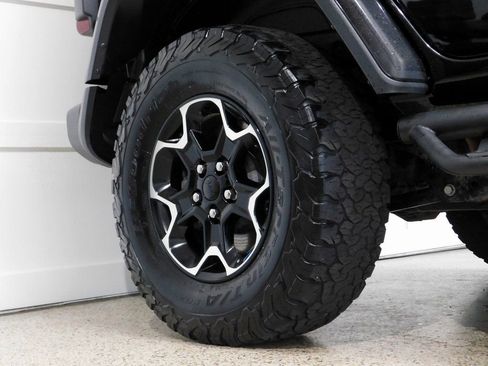 Used 2022 Jeep Wrangler Unlimited Rubicon 4xe w/ Dual Top Group image 10