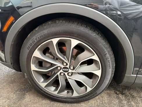 Used 2022 Lincoln Nautilus Reserve image 13