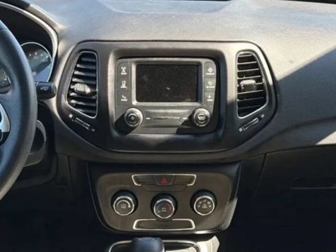 Used 2018 Jeep Compass Sport FWD image 14