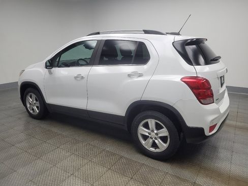 Used 2020 Chevrolet Trax LT w/ Driver Confidence Package FWD image 3