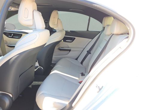 Used 2024 Mercedes-Benz C 300 Sedan image 11