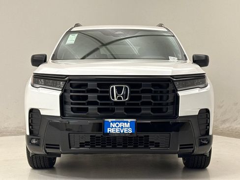 New 2026 Honda Pilot Sport image 3