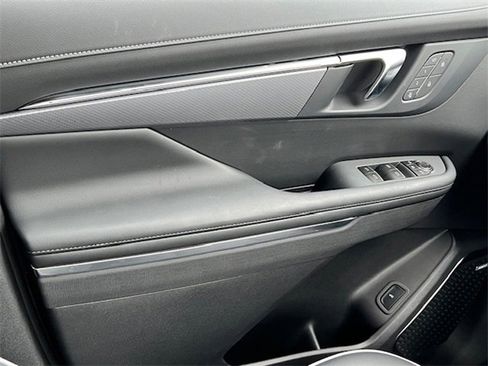 New 2025 Buick Enclave Sport Touring w/ Power Package image 31