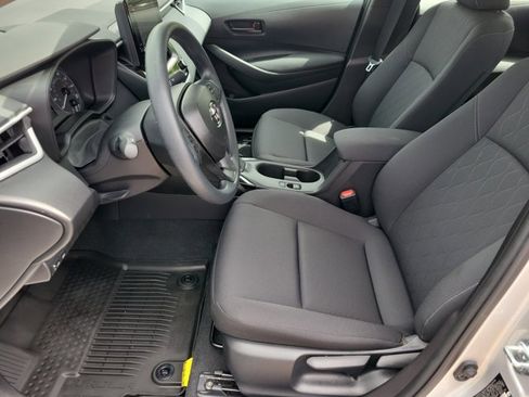 Used 2025 Toyota Corolla LE image 5