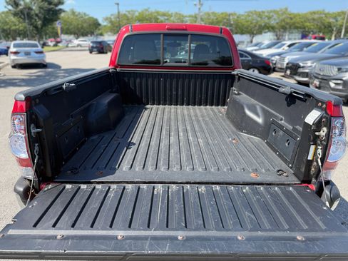 Used 2013 Toyota Tacoma 4x4 Access Cab V6 w/ SR5 Pkg image 11