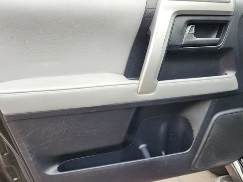 Used 2010 Toyota 4Runner Limited image 10