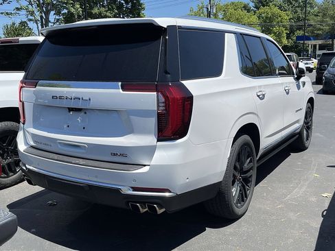 Used 2025 GMC Yukon Denali w/ Denali Reserve Package AWD/4WD image 3