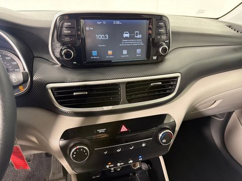 Used 2019 Hyundai Tucson SE image 15