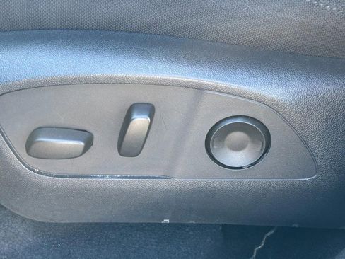 Used 2025 GMC Acadia Elevation image 16