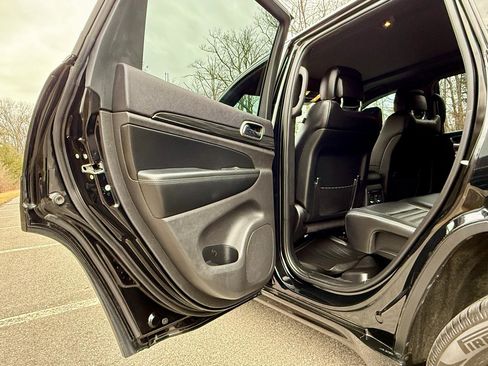 Used 2019 Jeep Grand Cherokee Limited X image 26