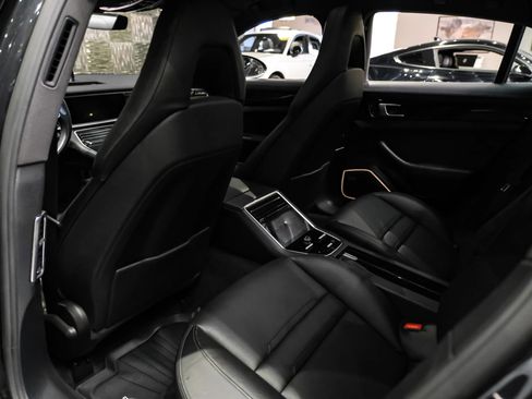 Used 2018 Porsche Panamera 4S AWD/4WD image 37