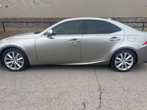 Used 2016 Lexus IS 200t image 9