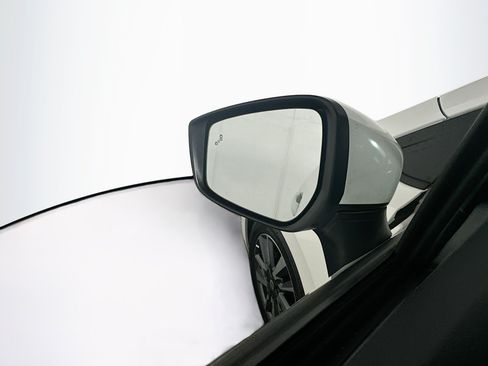 Used 2025 Nissan Versa SV FWD image 16