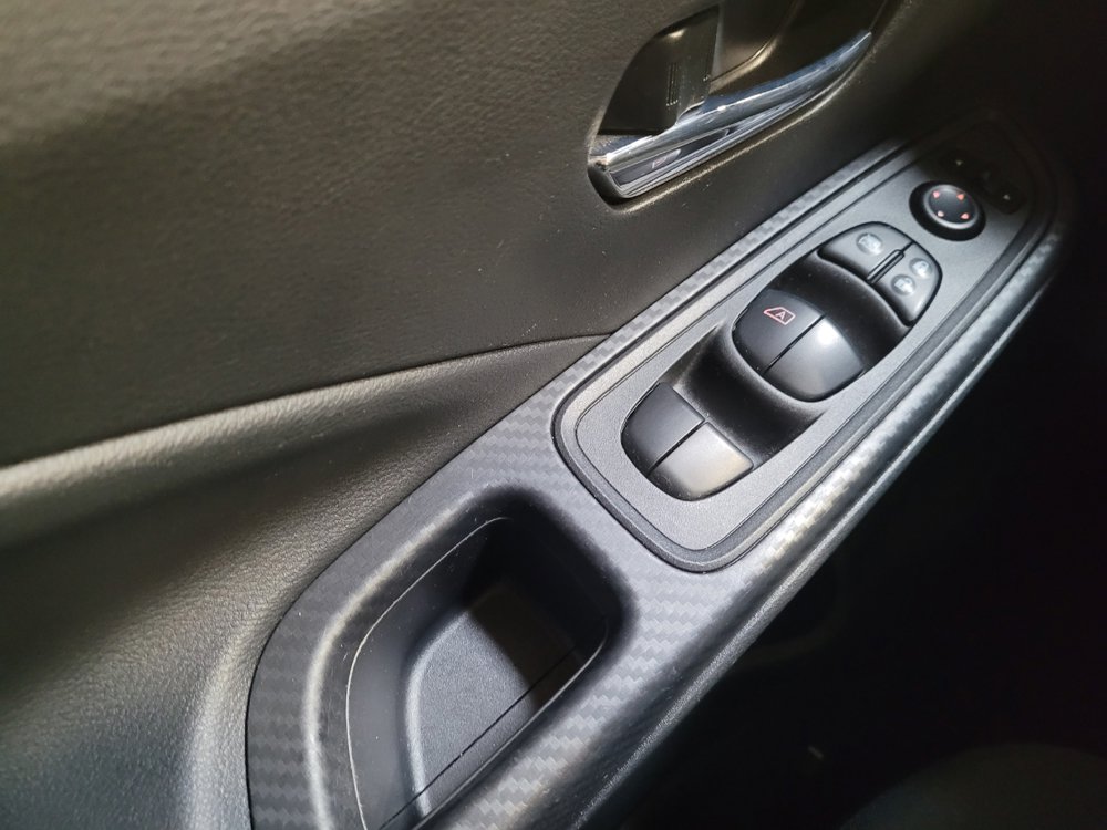 Used 2025 Nissan Versa SV FWD image 27