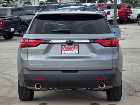 Used 2023 Chevrolet Traverse LT w/ LT Premium Package AWD/4WD image 7