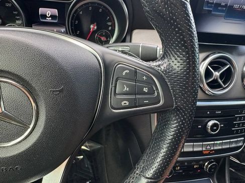 Used 2019 Mercedes-Benz GLA 250 4MATIC image 32