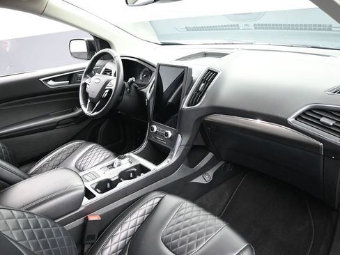 Used 2024 Ford Edge Titanium image 30
