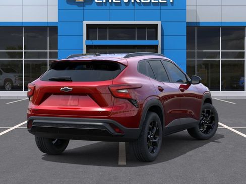 New 2026 Chevrolet Trax LT w/ Sunroof Package FWD image 4