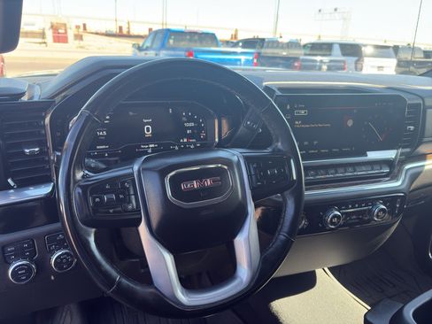 Used 2024 GMC Sierra 1500 Elevation image 9