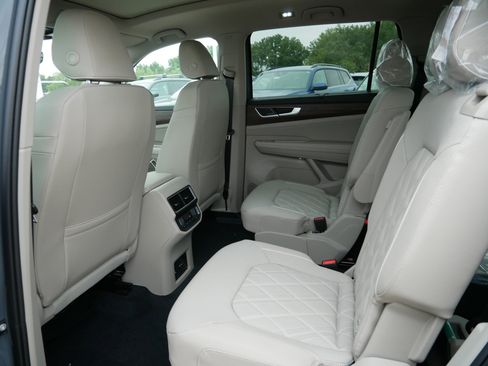 New 2026 Volkswagen Atlas SEL Premium R-Line image 5