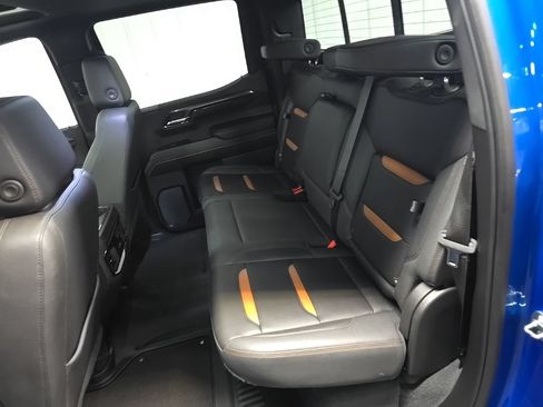 Used 2023 GMC Sierra 1500 AT4 w/ Technology Package AWD/4WD image 34