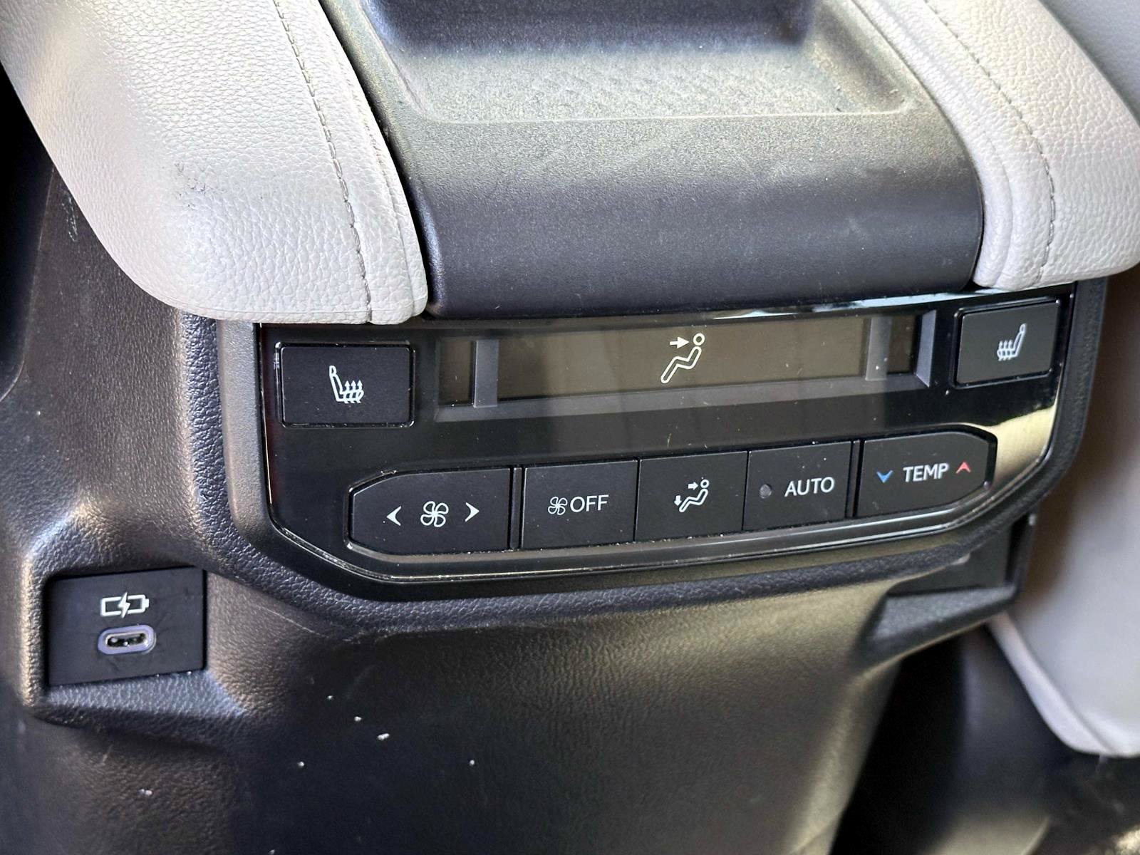 Certified 2024 Toyota Grand Highlander AWD image 23