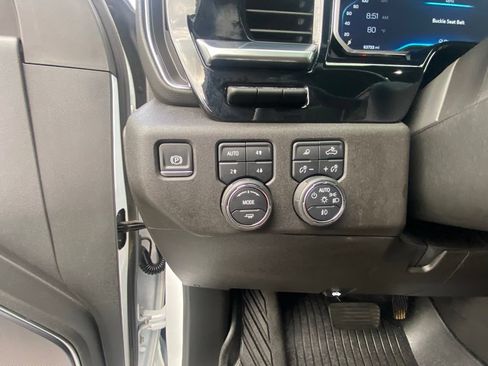 Used 2024 Chevrolet Silverado 2500 High Country w/ High Country Premium Package AWD/4WD image 12