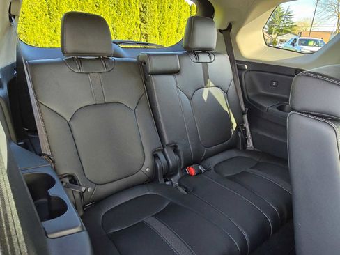 Used 2025 Honda Pilot EX-L image 13