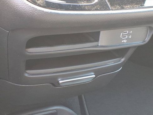 New 2027 Chrysler Pacifica Select FWD image 32