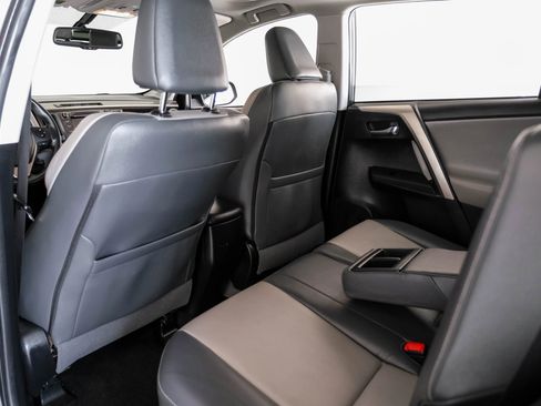 Used 2015 Toyota RAV4 Limited FWD image 37