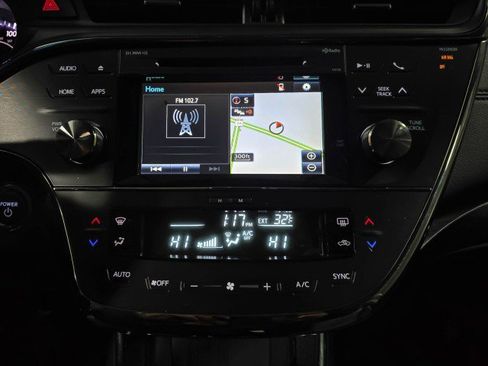 Used 2018 Toyota Avalon XLE Premium image 25