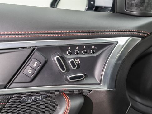 Used 2020 Jaguar F-TYPE SVR image 79