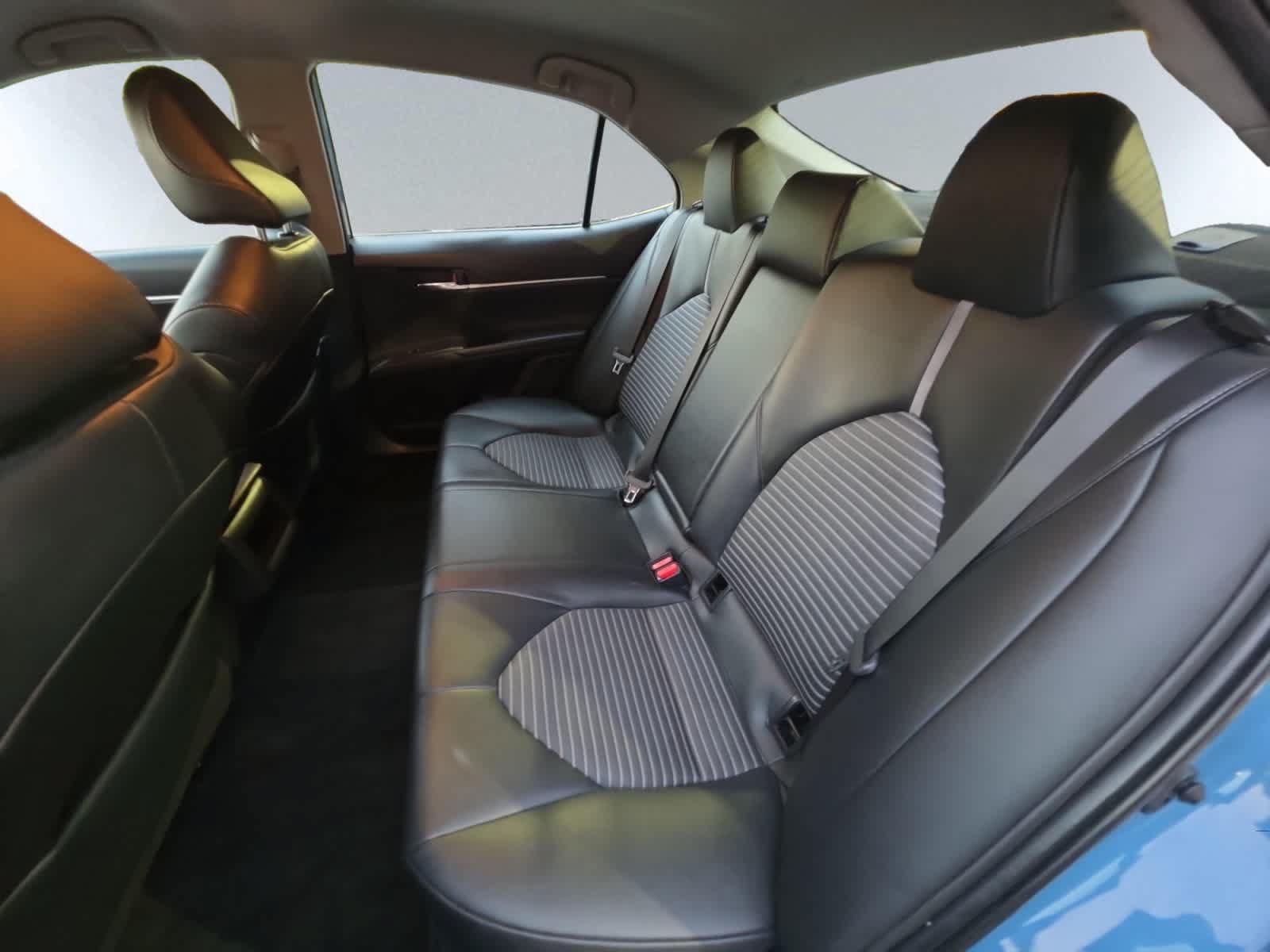 Used 2023 Toyota Camry SE FWD image 18