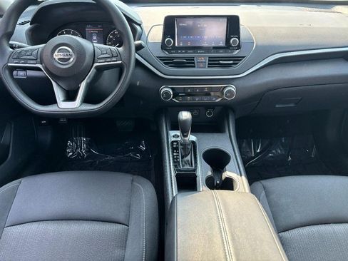 Used 2022 Nissan Altima 2.5 S FWD image 12
