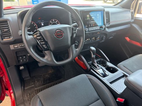Used 2024 Nissan Frontier PRO-4X w/ Off-Road Protection Package image 12