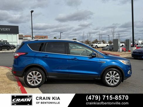 Used 2017 Ford Escape Titanium image 9